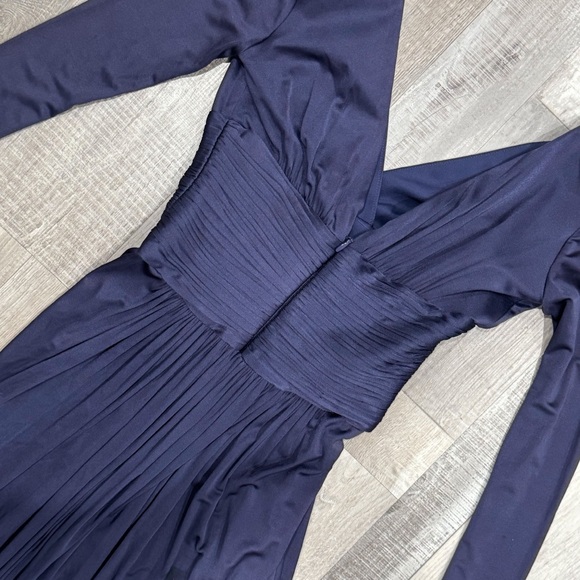 BCBG Maxazria long sleeve plunging neckline empire waist evening gown/ maxi - Picture 11 of 11